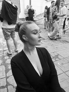 Alya escort in Paris