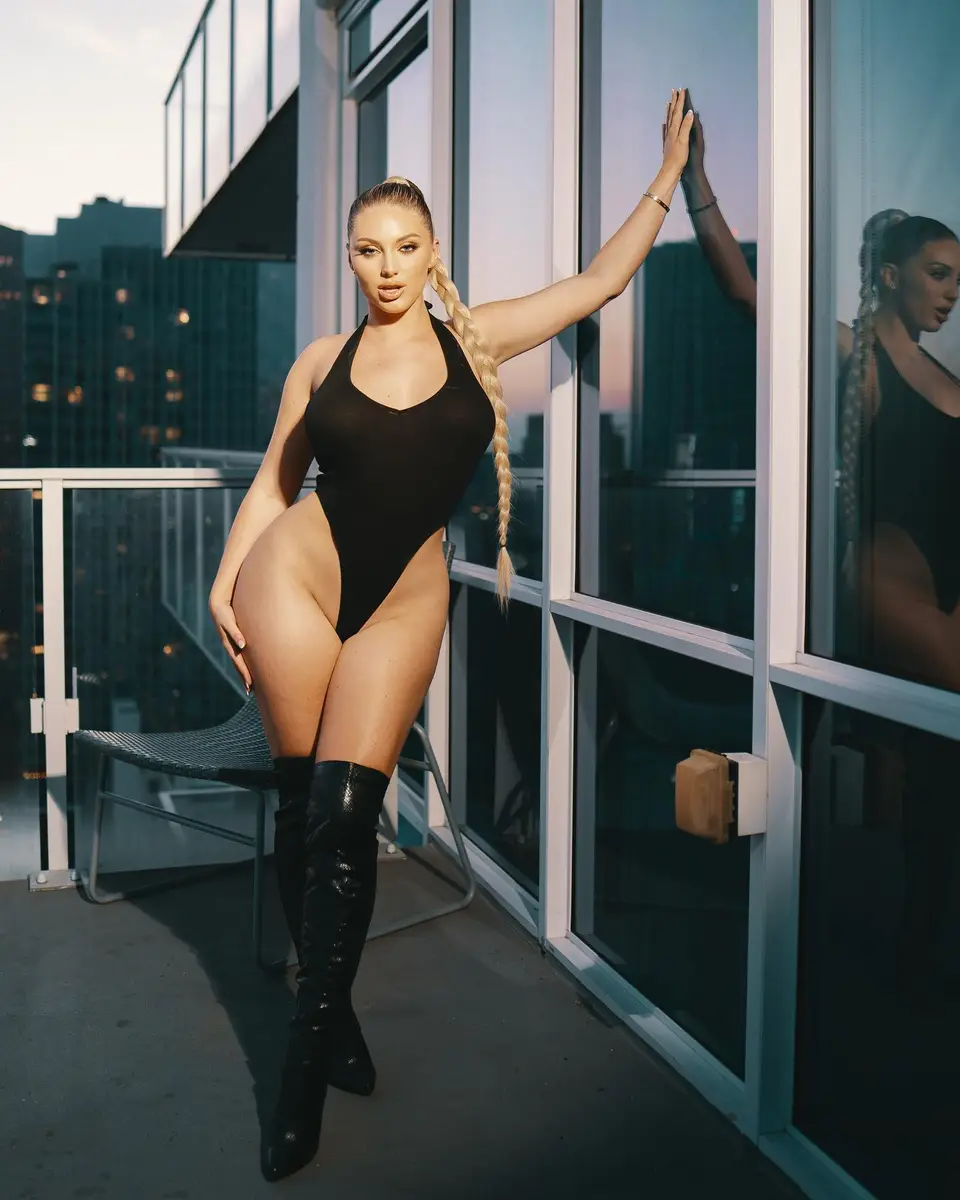 Kayley escort in Berlin
