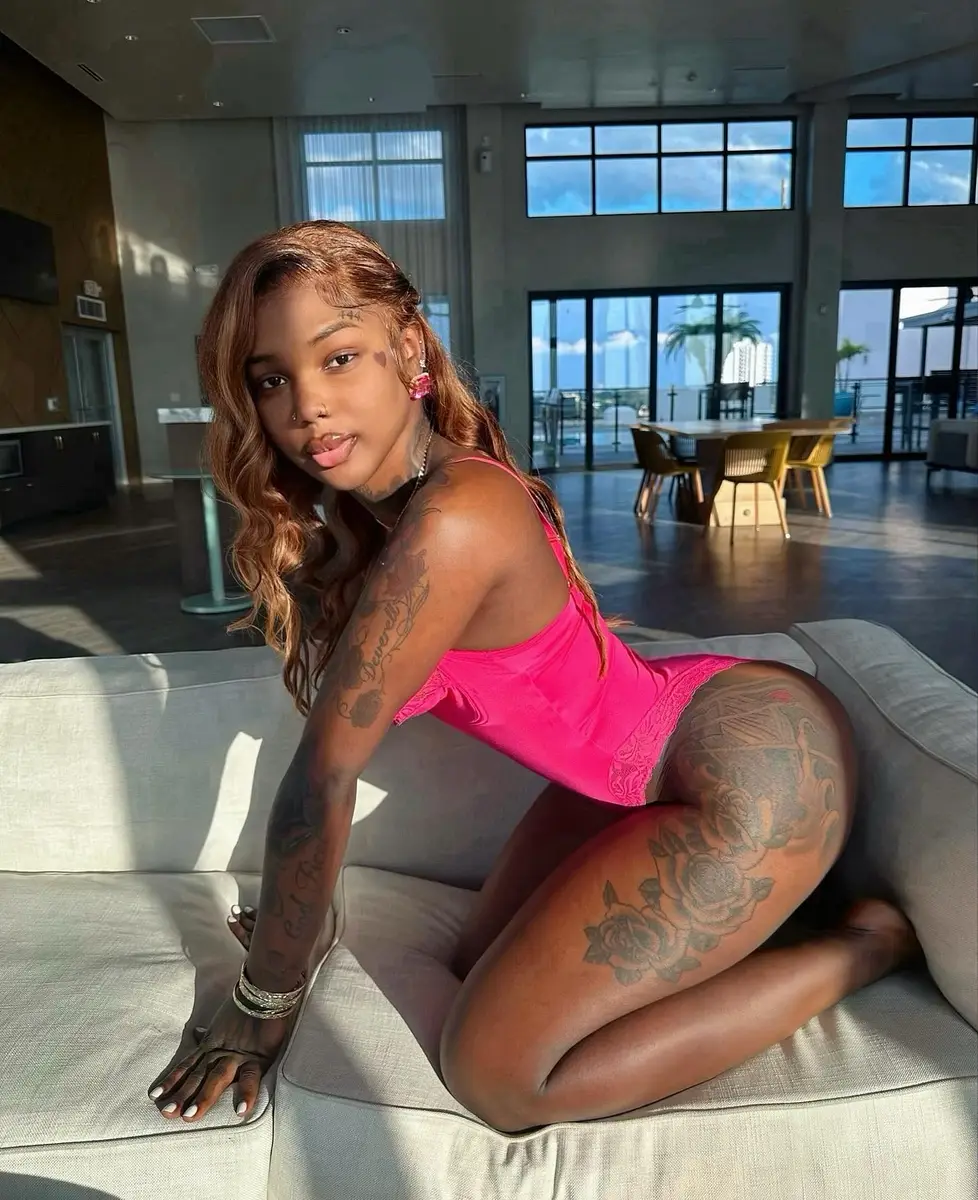 Kylie  escort in Berlin